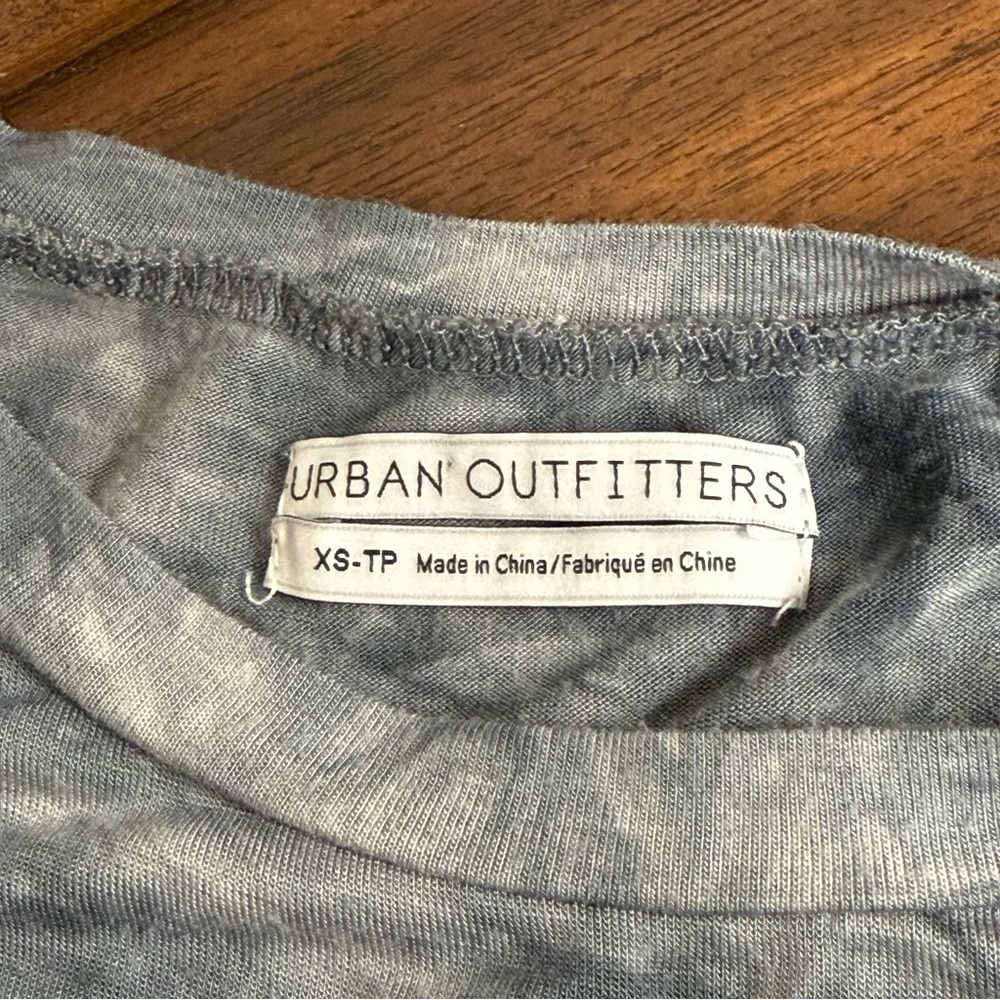 Urban Outfitters Gray Tie-Dye Ruffle Sleeve Babydoll Tunic Top XS Boho Chic - Picture 5 of 7